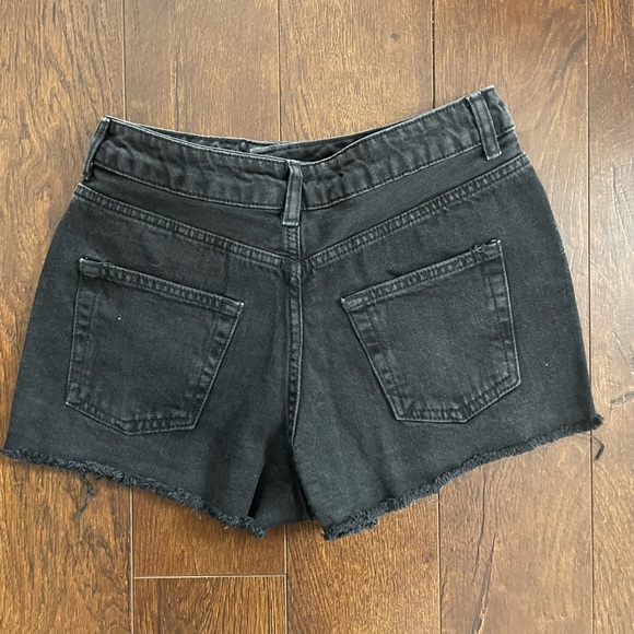 Distressed topshop denim shorts - Picture 2 of 3